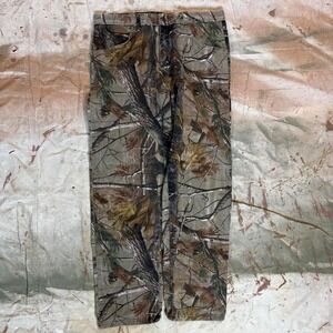 Essential wrangler camo pants Measure 34x30